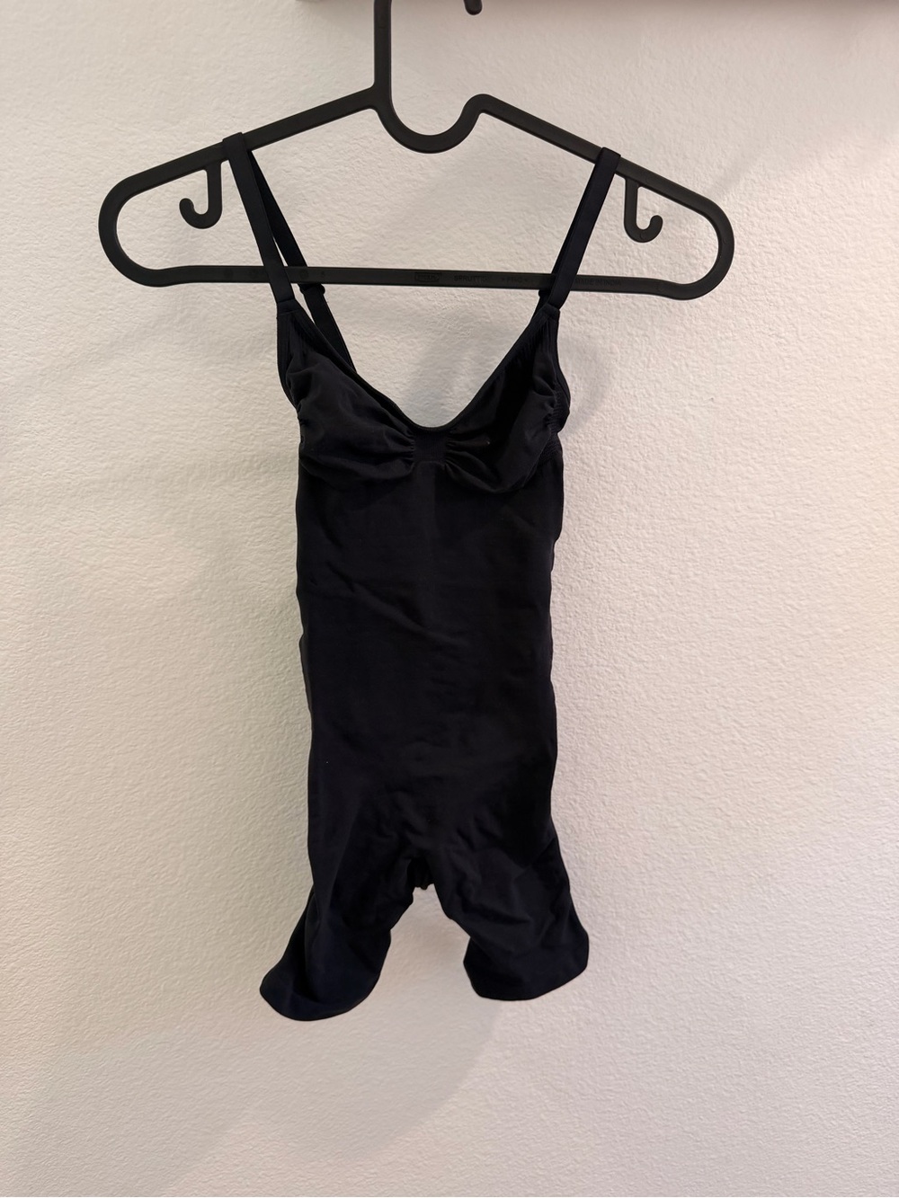Skims Mid Thigh Bodysuit size XS in Onyx